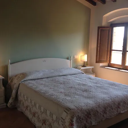 Historic Overlooking Holiday home San Gimignano